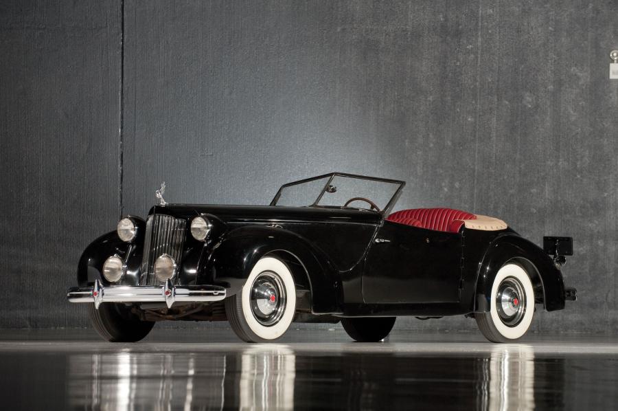  Packard Eight Convertible Victoria by Darrin 1938 года  (фото 9 из 17)